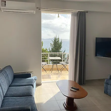 Mojito With Sea View &free Parking Daire Saranda